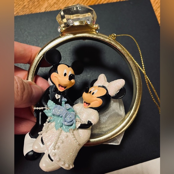 Mickey and Minnie Bride and Groom ornament. - Picture 6 of 12